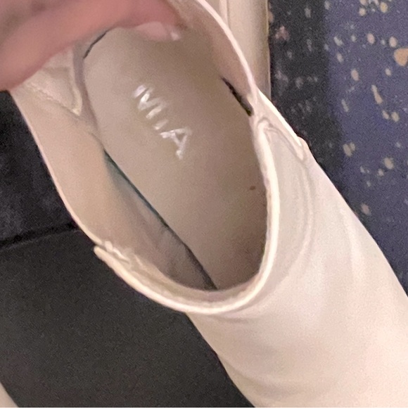 Mia Genesis Off White Platform Ankle Boots - Picture 11 of 15